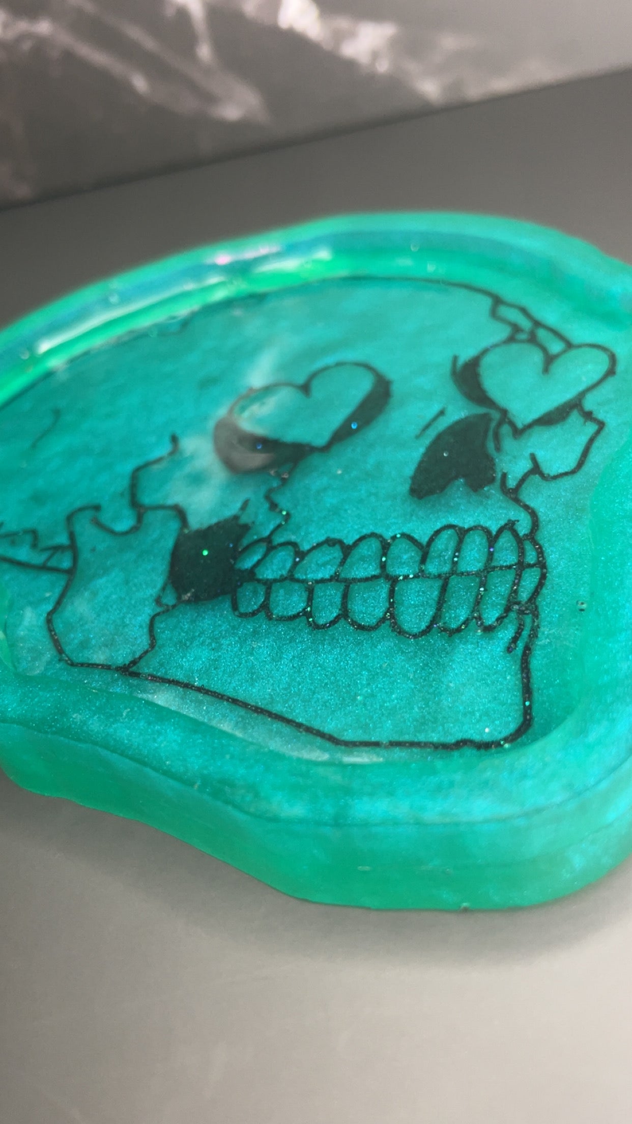 Your Style, Your Color: Custom Heart Eyes Skull Tray