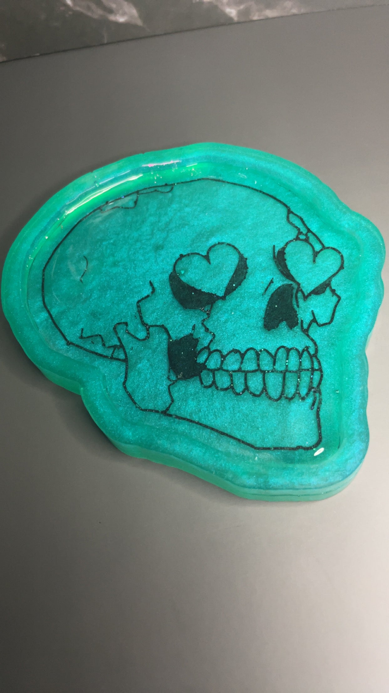Your Style, Your Color: Custom Heart Eyes Skull Tray